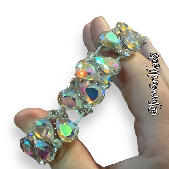 Aurora Borealis Stretch AB Bracelet - Picture 6 of 9